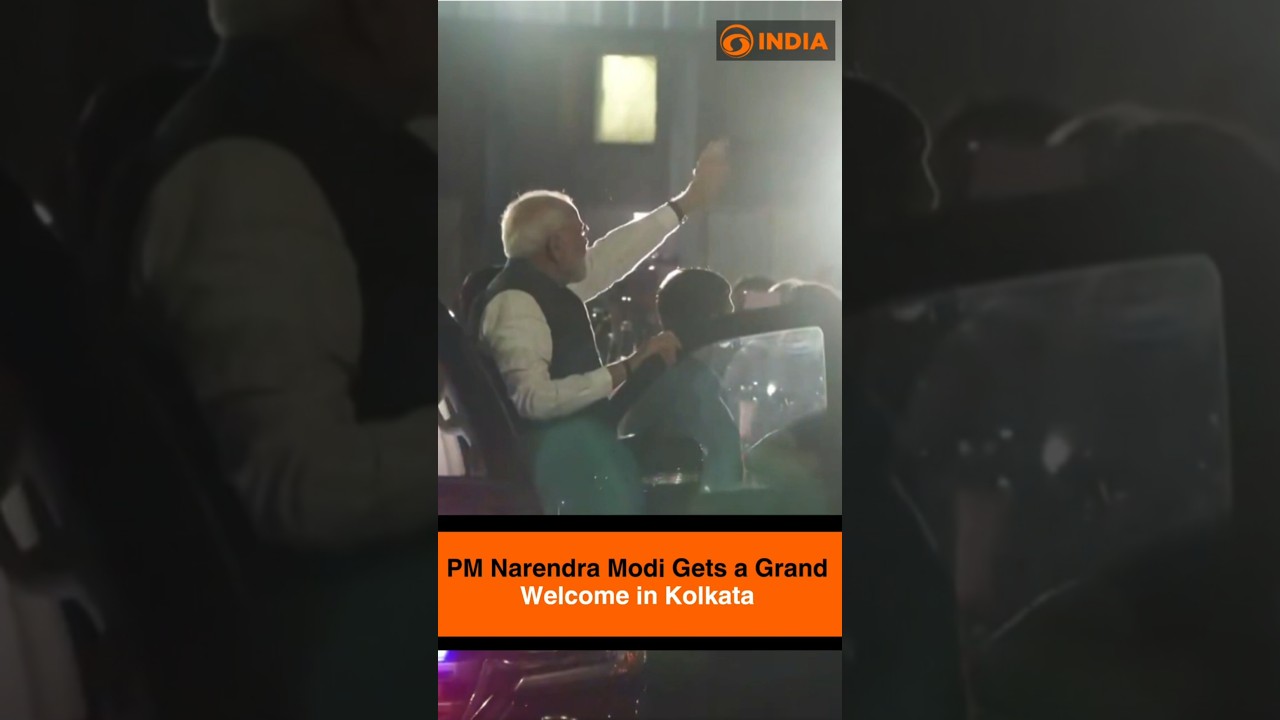 PM Narendra Modi Gets a Grand Welcome in Kolkata