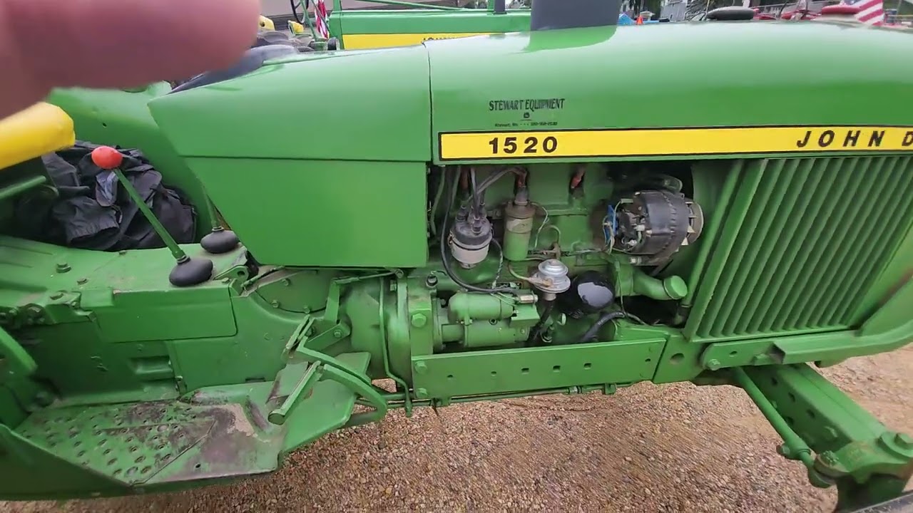 John Deere model 1520. ( Tractor ride  )