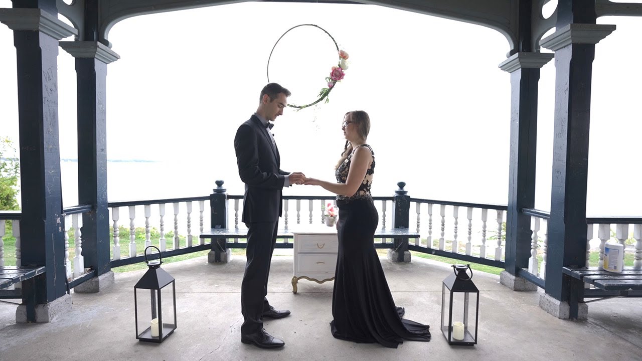 Erin & Taylor - A Love Story with a Plot Twist