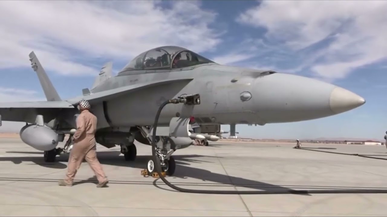 F/A-18 Hornet hot pit refuel!