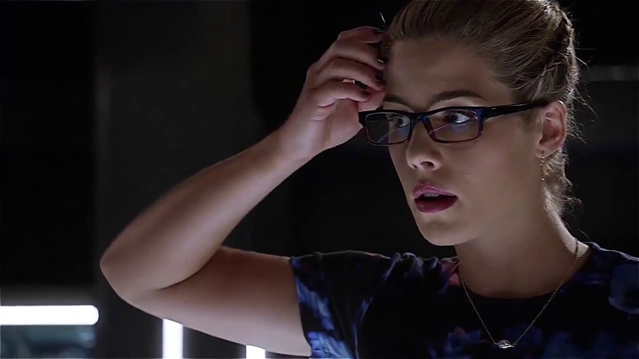 The Flash 3x02 Barry and Felicity