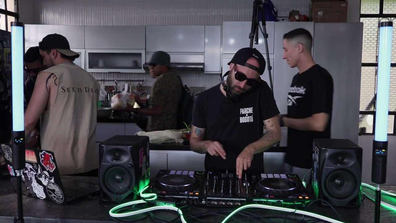 House & Electro Cooking Mix DJ Set | VINICIUS | FINQUIANDO Session 11 Acto II