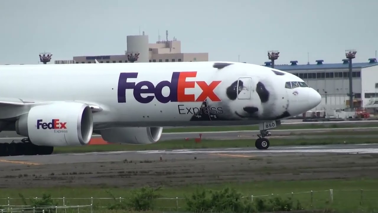 Boeing 777 Take Off FedEx Narita International Airport RWY16R
