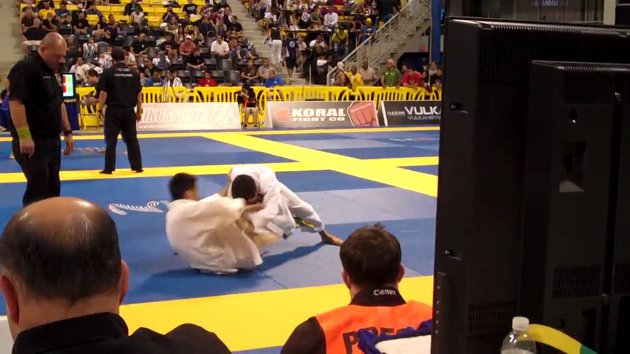 Marcelo Pereira competing at the 2010 World Jiu Jitsu Championships in Long Beach, CA (Part 1)