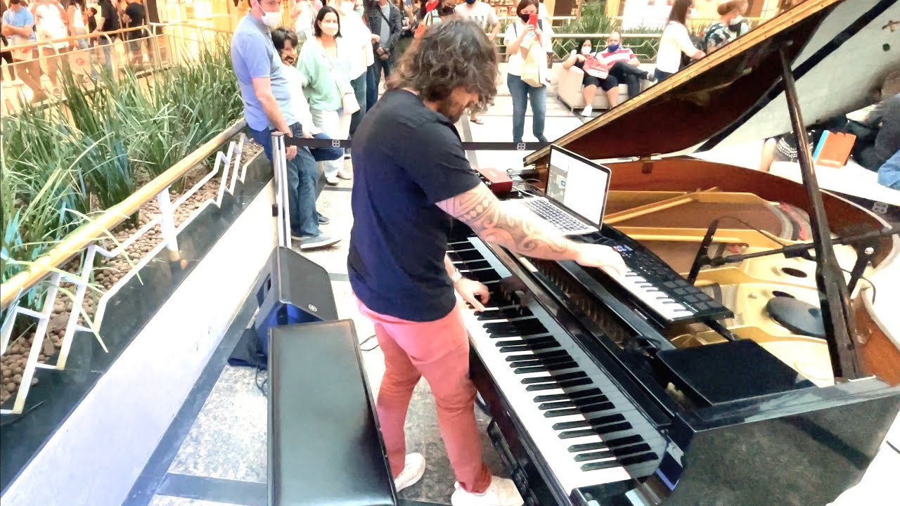 Red Hot Chili Peppers Californication (Piano Shopping Mall)