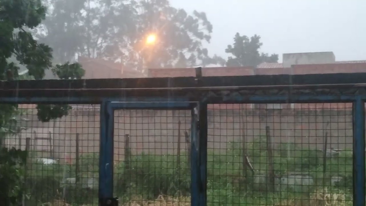 temporal ⛈ chegou com rajada 💨 de ventos parte 2