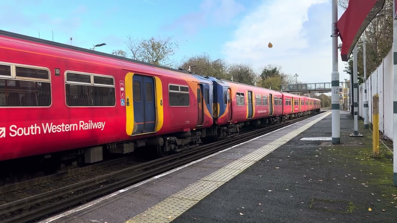 Class 455 - South Western Railway - Ashtead Station - 28th November 2025