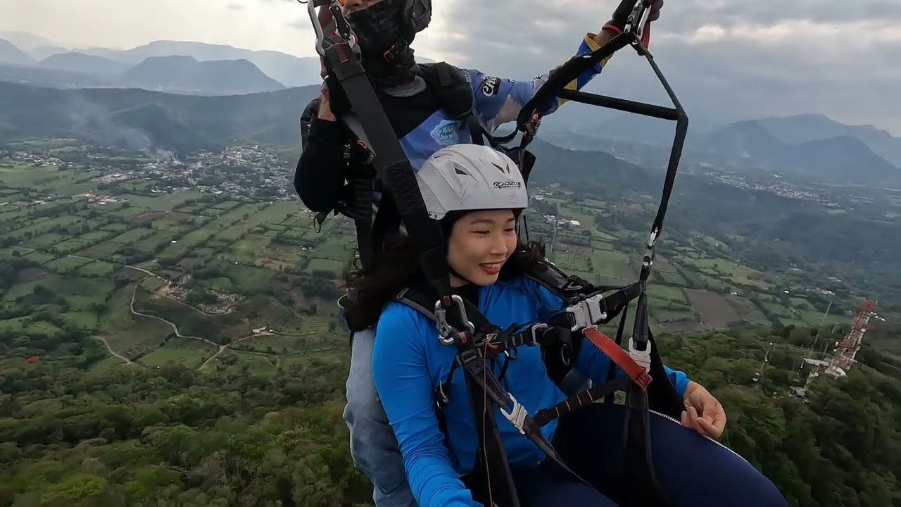 I went paragliding for the first time in Orizaba, Mexico and vomited! - LA to Argentina-[MEX Ep.137]