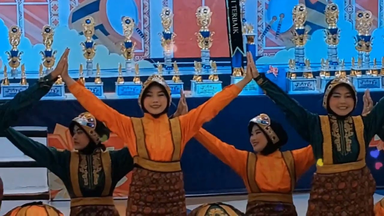 TARIAN YG BIKIN DAG DIG DUG.....KALIAN KREEN #man13jaksel #tarisamanaceh 
