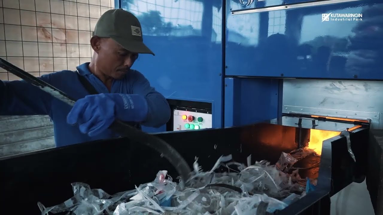 KUTAWARINGIN INDUSTRIAL PARK MEMILIKI FASILITAS MESIN PEMBAKAR SAMPAH ( INSINERATOR )
