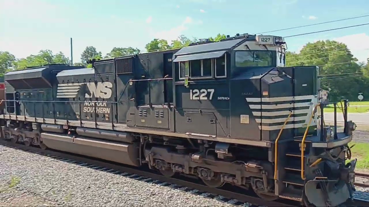 1 UnMarked Tanker in the Middle of 3 Locomotives Worth of Gravel Cars !