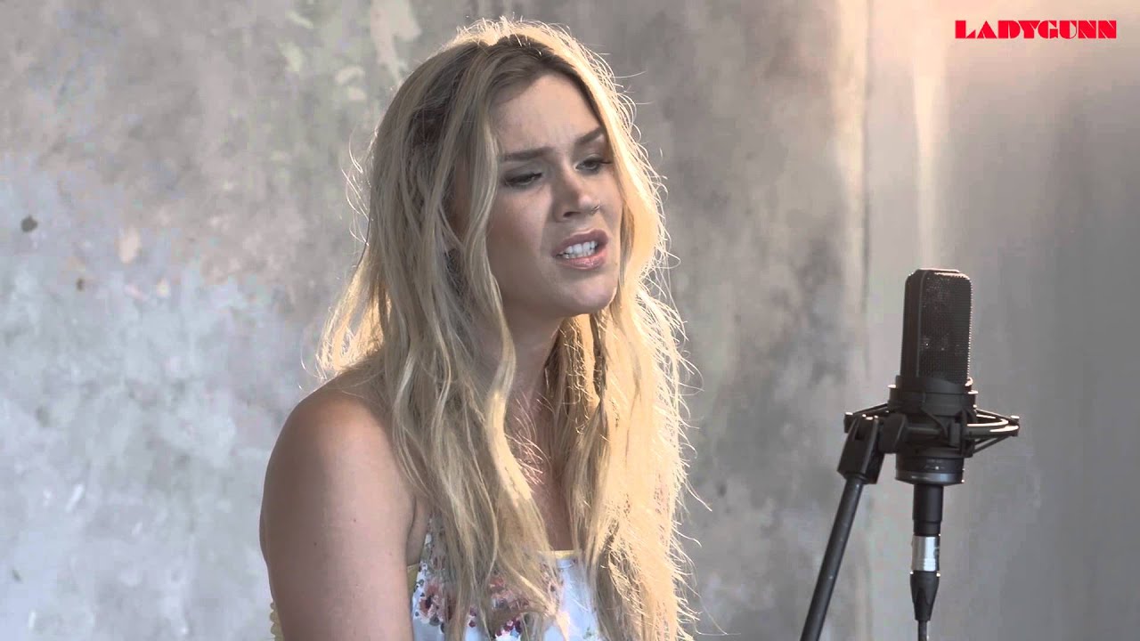 LADYGUNN TV /  Joss Stone /  