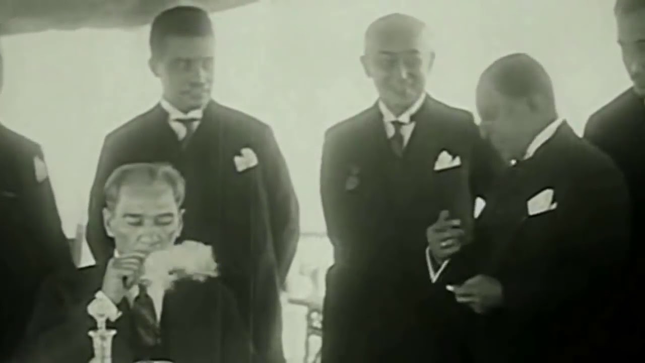 Atatürk'ün Görmediğiniz Yakın Çekimi.Kahramanlar Yalnızdır.Onun Çocuk sevgisi.