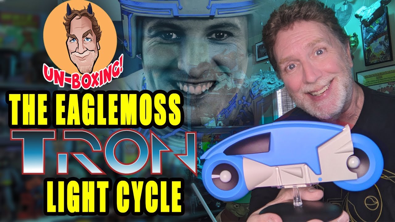 Unboxing: TRON Light Cycle from EAGLEMOSS