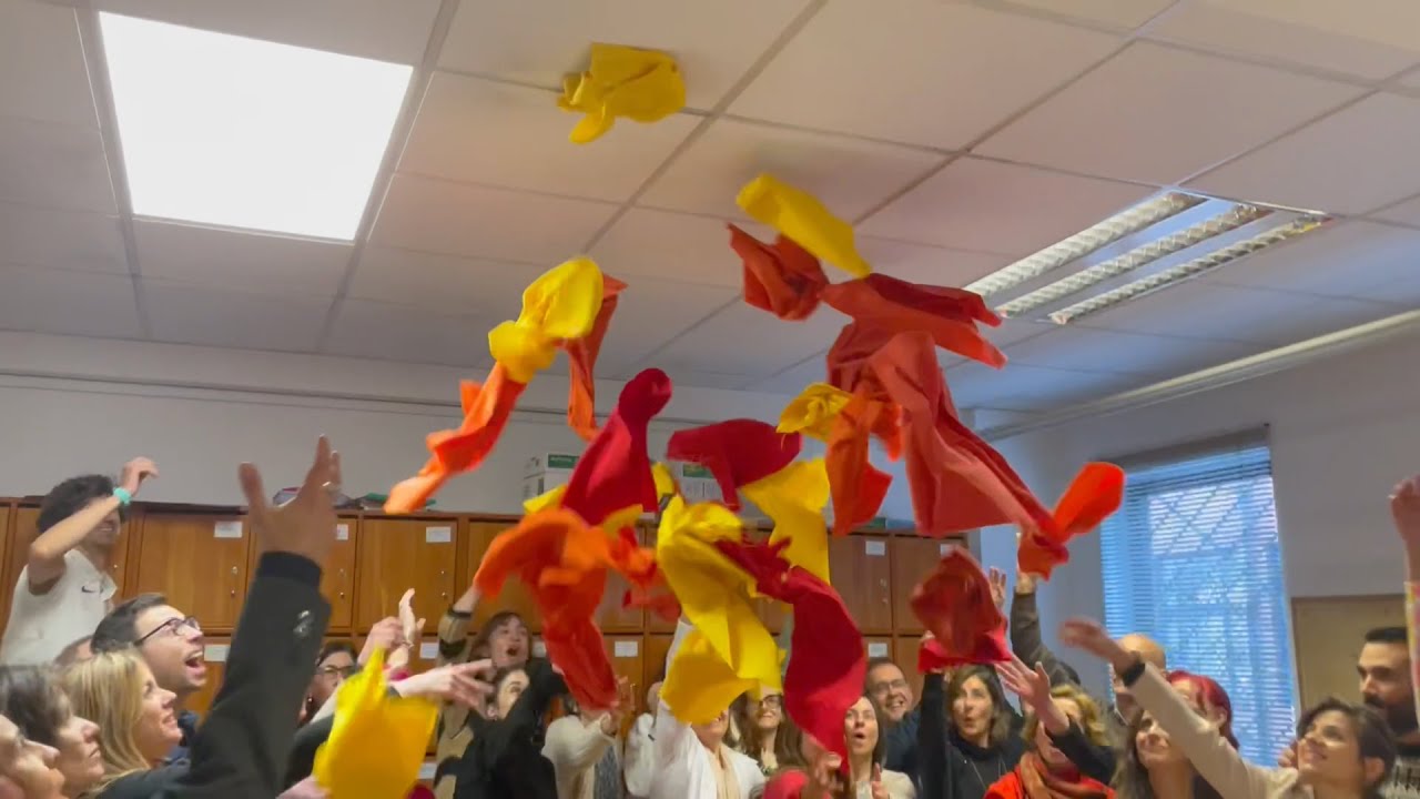 WAITING ON A SUNNY DAY IES CONDESA EYLO ¡FELIZ 2024!