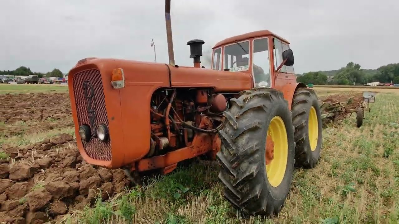 ungarischer Allrad Schlepper DUTRA D4K beim Oldtimer und Traktorentreffen Holdenstedt 2022