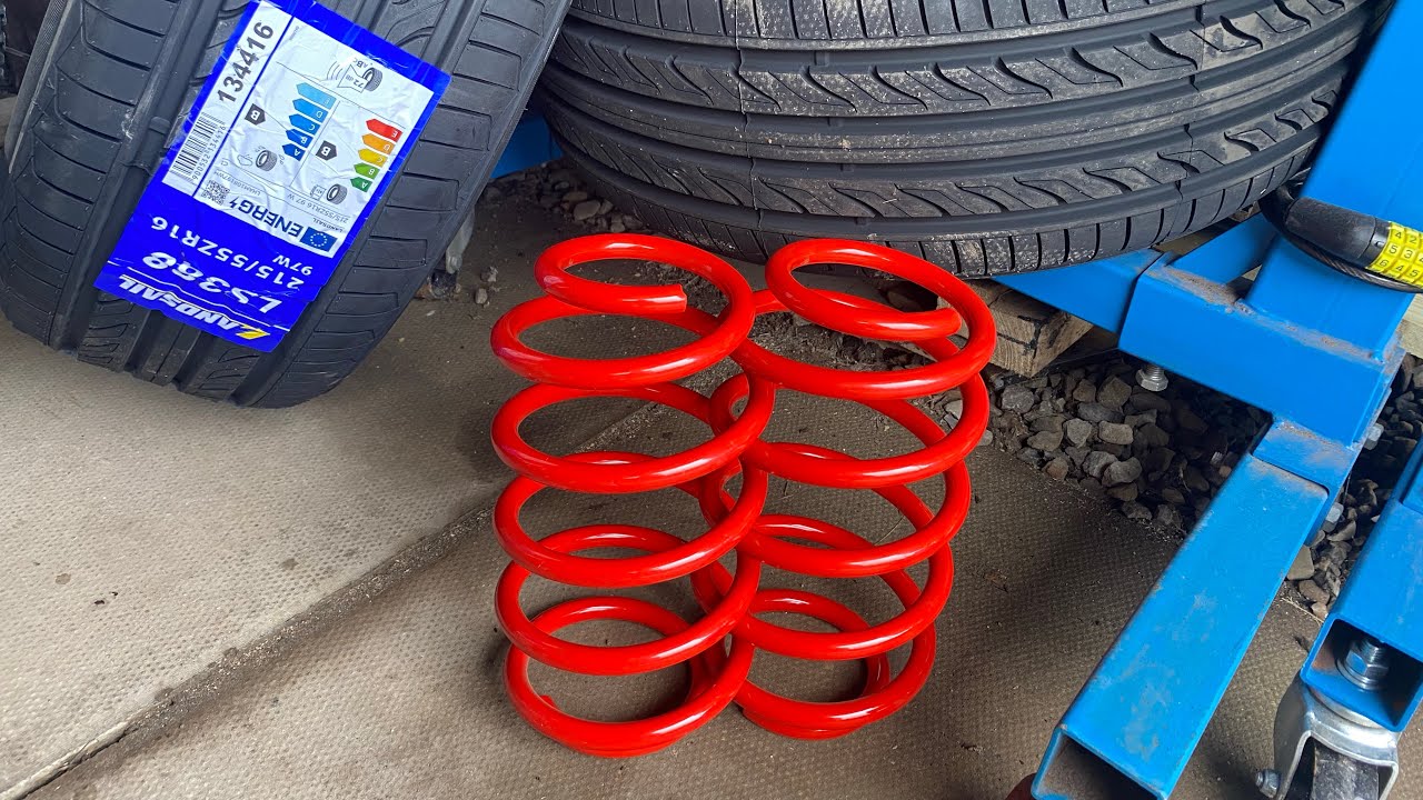 Snap goes the front spring 50mm lowering springs and new tyres for the mk3 mondeo