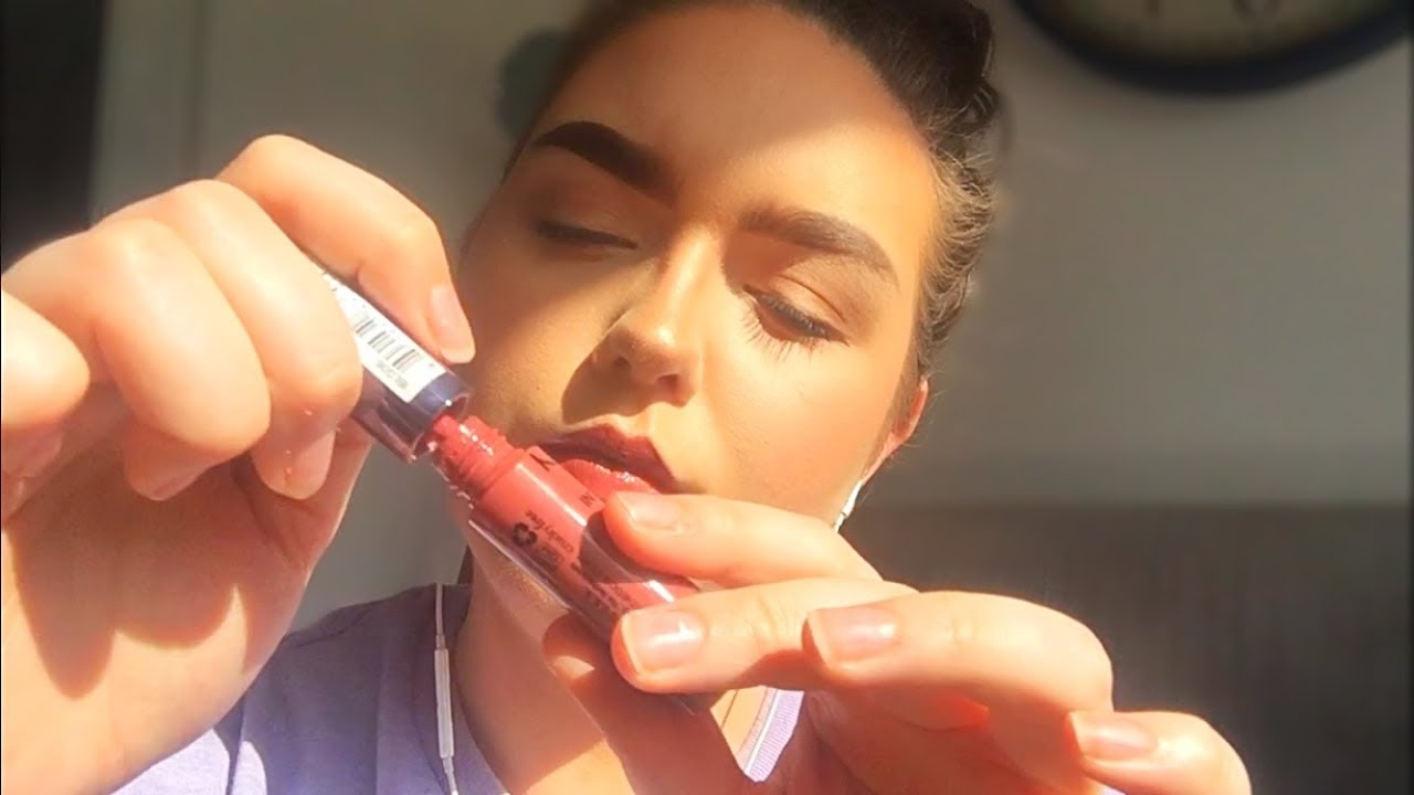 ASMR Lo-Fi Inaudible Lipgloss Application
