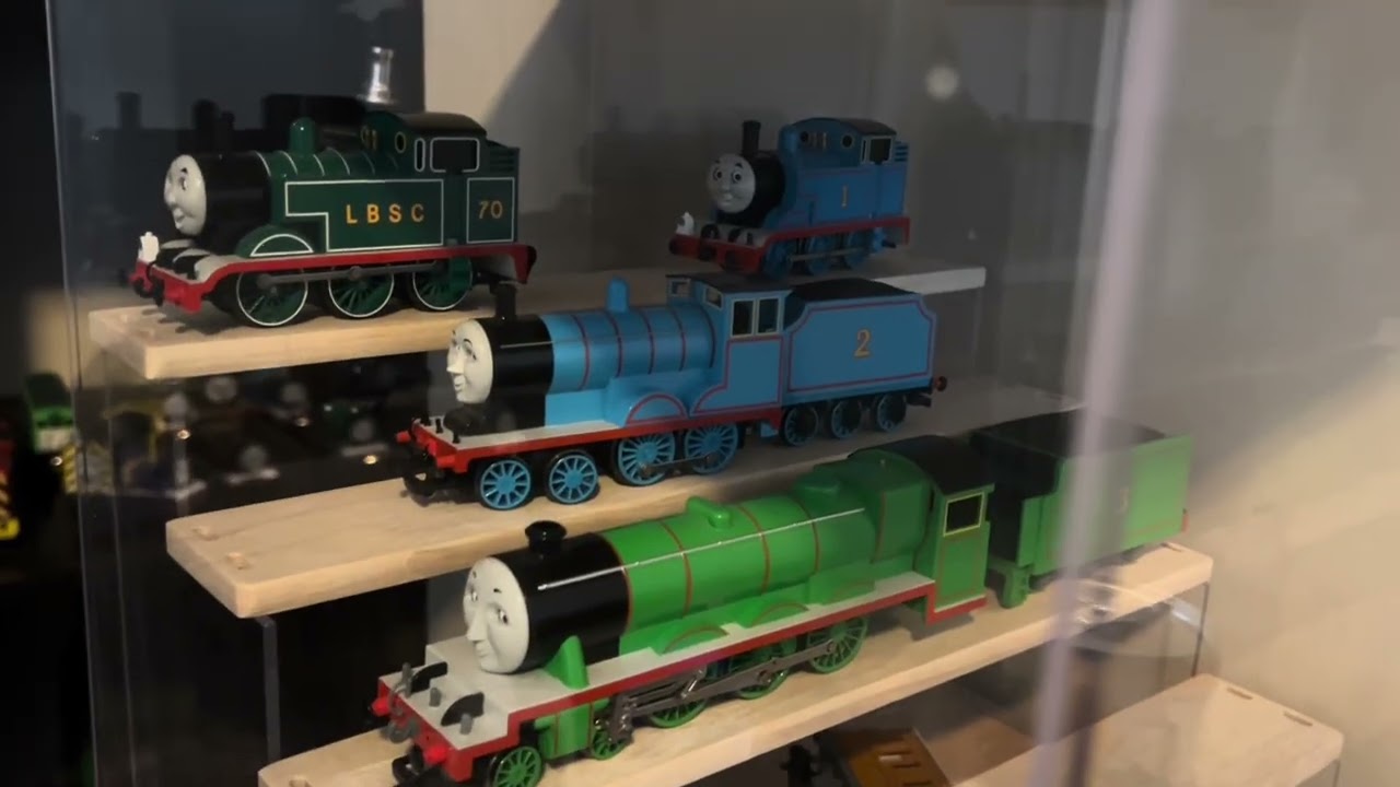 My NEW bachmann DIESEL!!