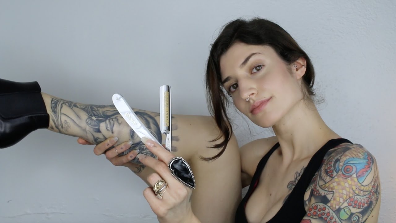 How to shave with a straight razor like a bo$$ (tutorial)