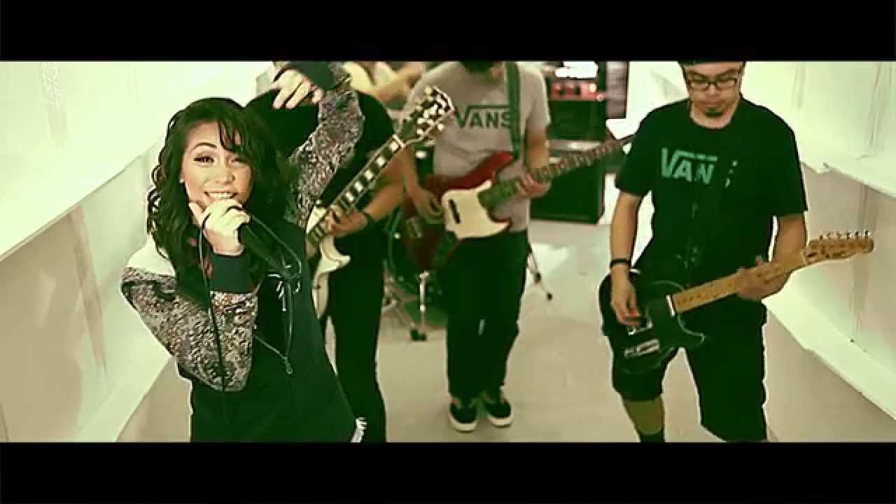Saydie - Famous (Official Music Video)