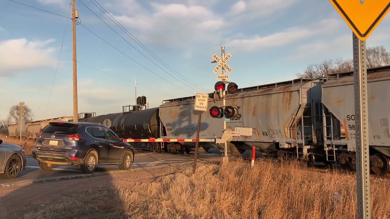 UP 2616 Manifest Train South, Floyd Blvd Railroad Crossing, Sioux City IA