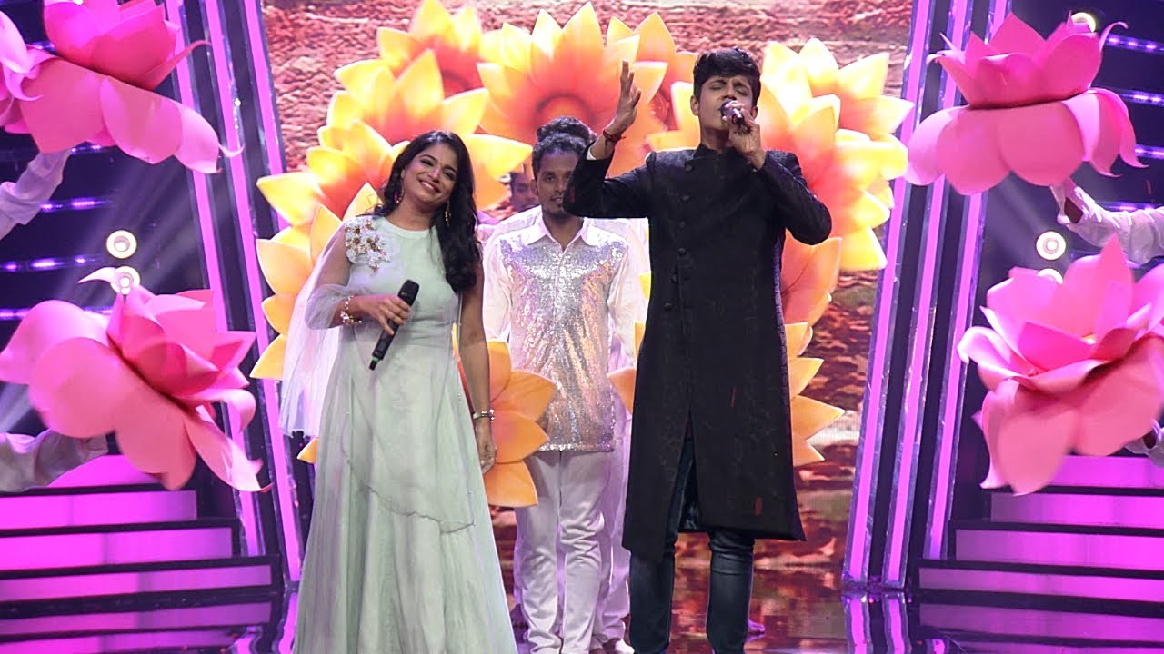 Paadam Namukku Paadam | Aromal & Divya sing 'Malare Mounama' | Mazhavil Manorama