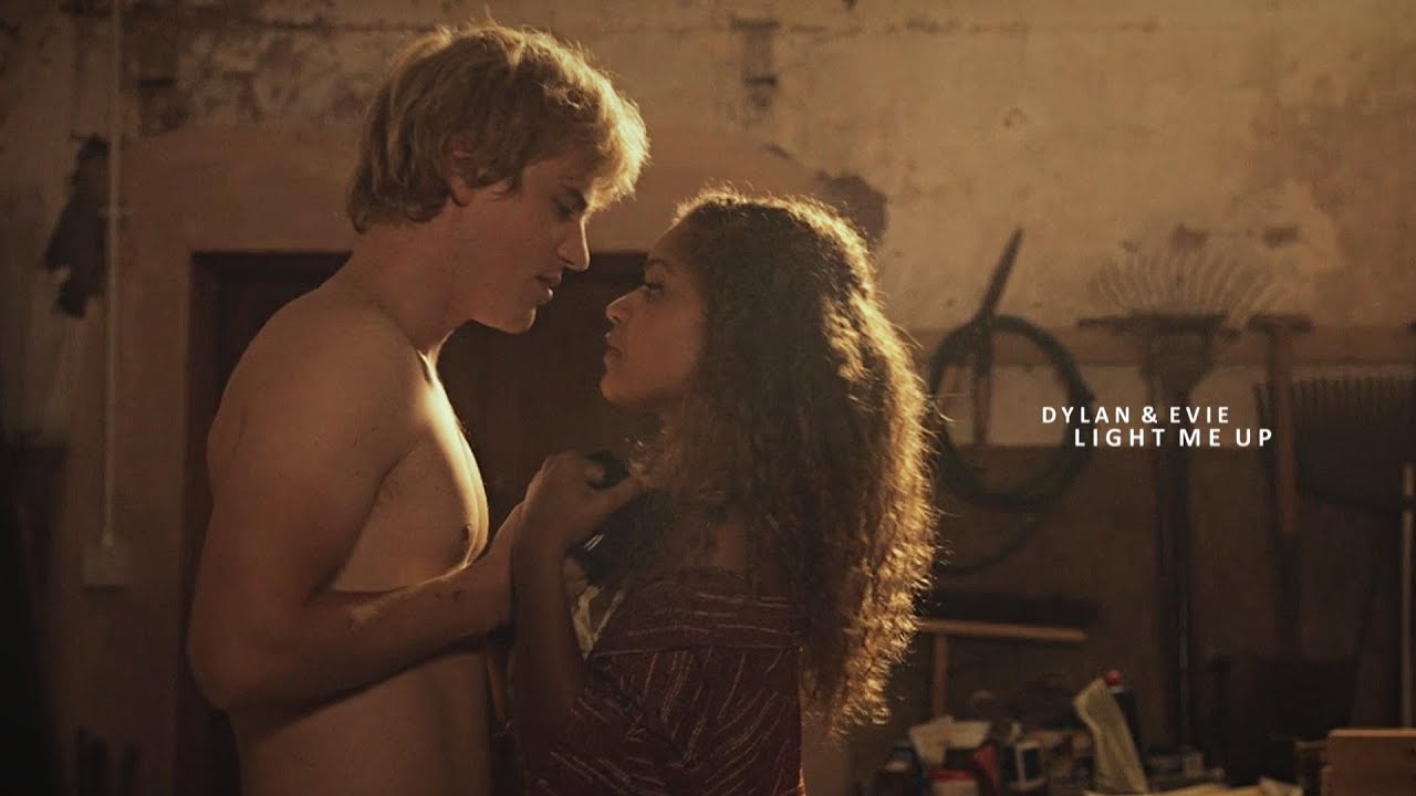Dylan & Evie | Light Me Up