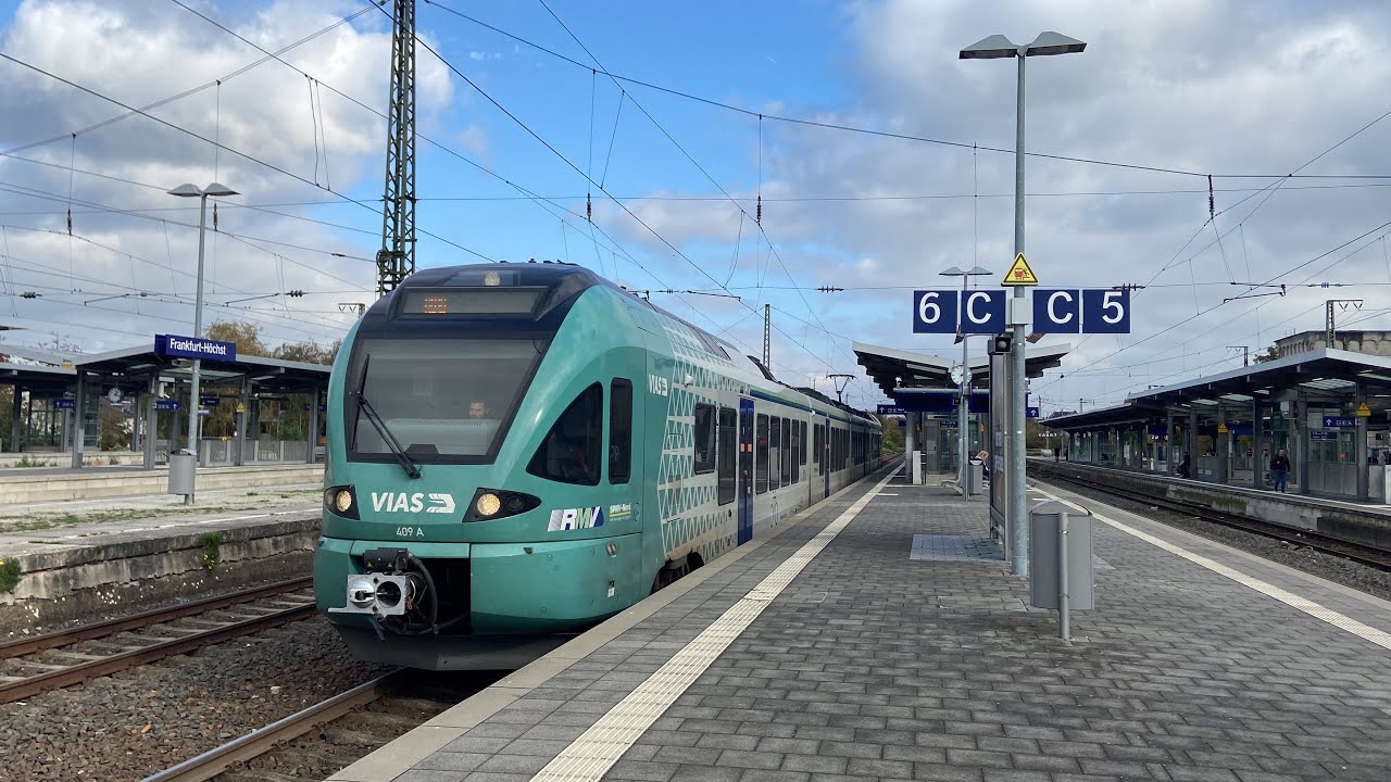 Ein modernisierter 428 der VIAS in Frankfurt-Höchst