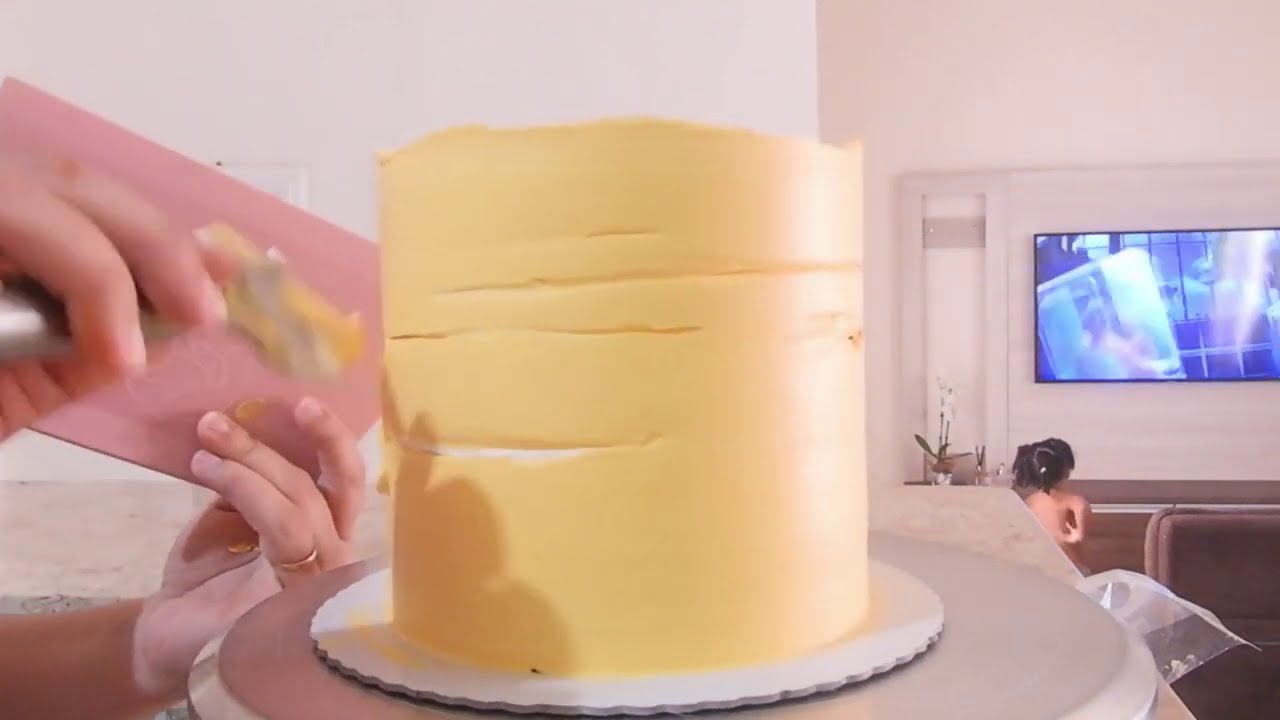 Bolo Girassol Lindo e Delicado-Confeitando