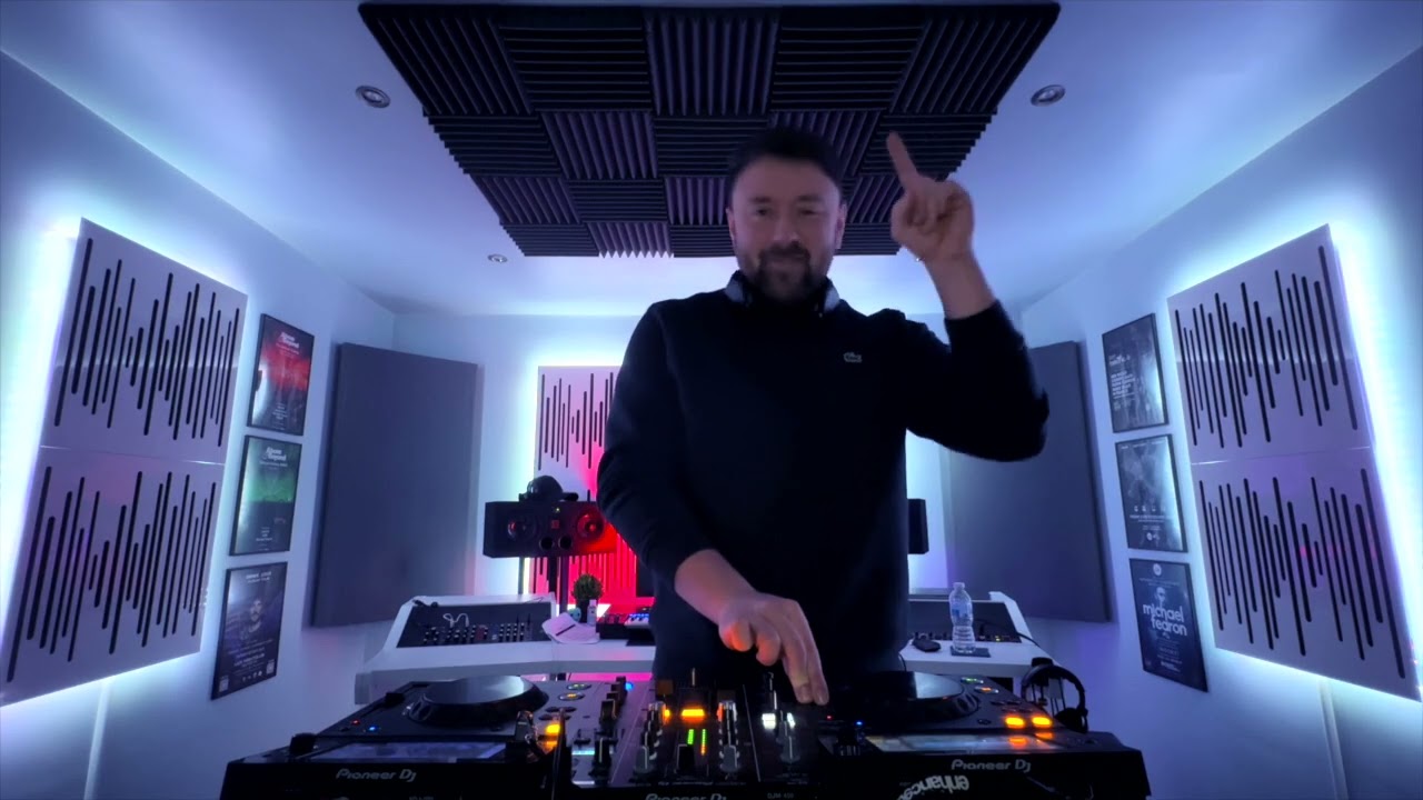 Feature Radio 063 with Michael Fearon