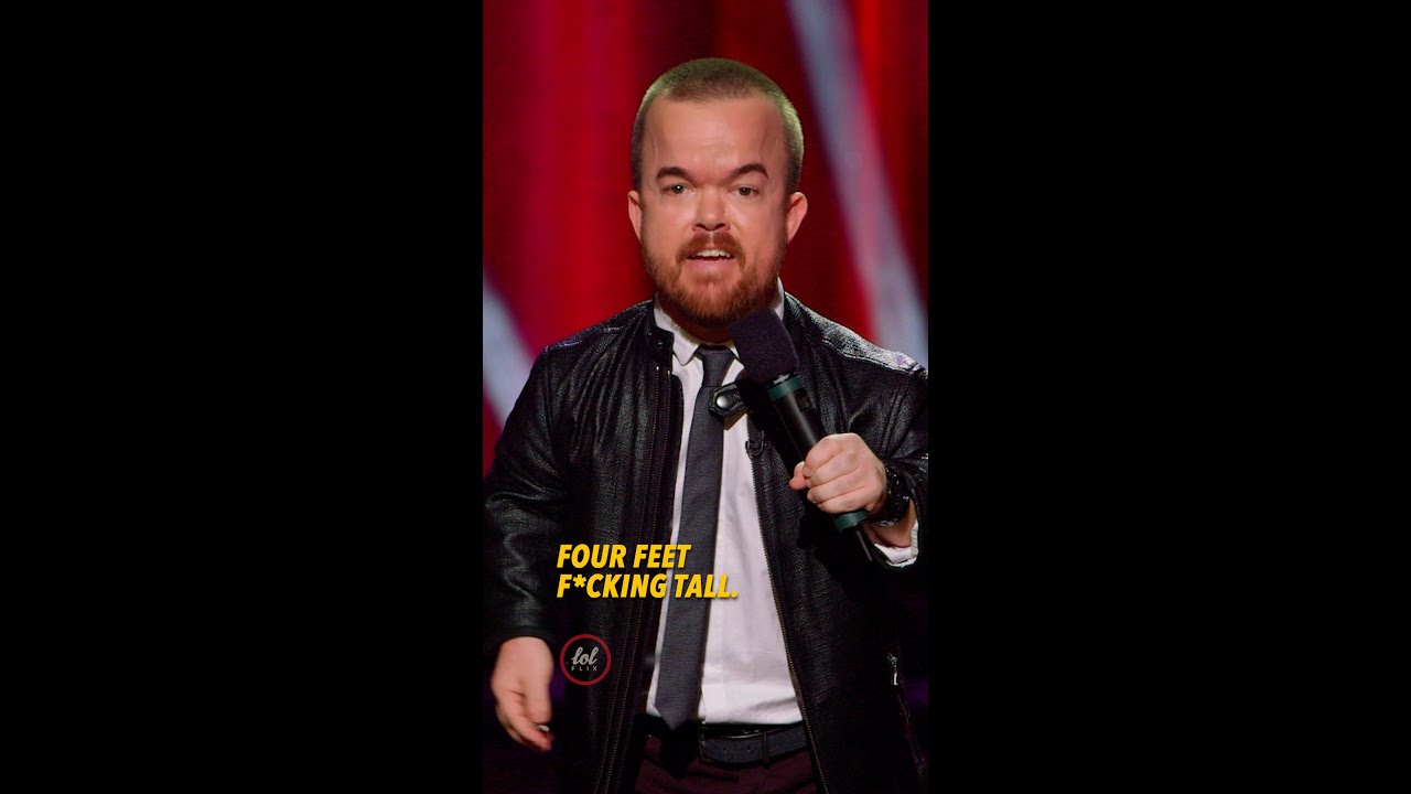 When a foot of Snow freaks you out 🎤😂👏🏼 Brad Williams #comedy  #shorts