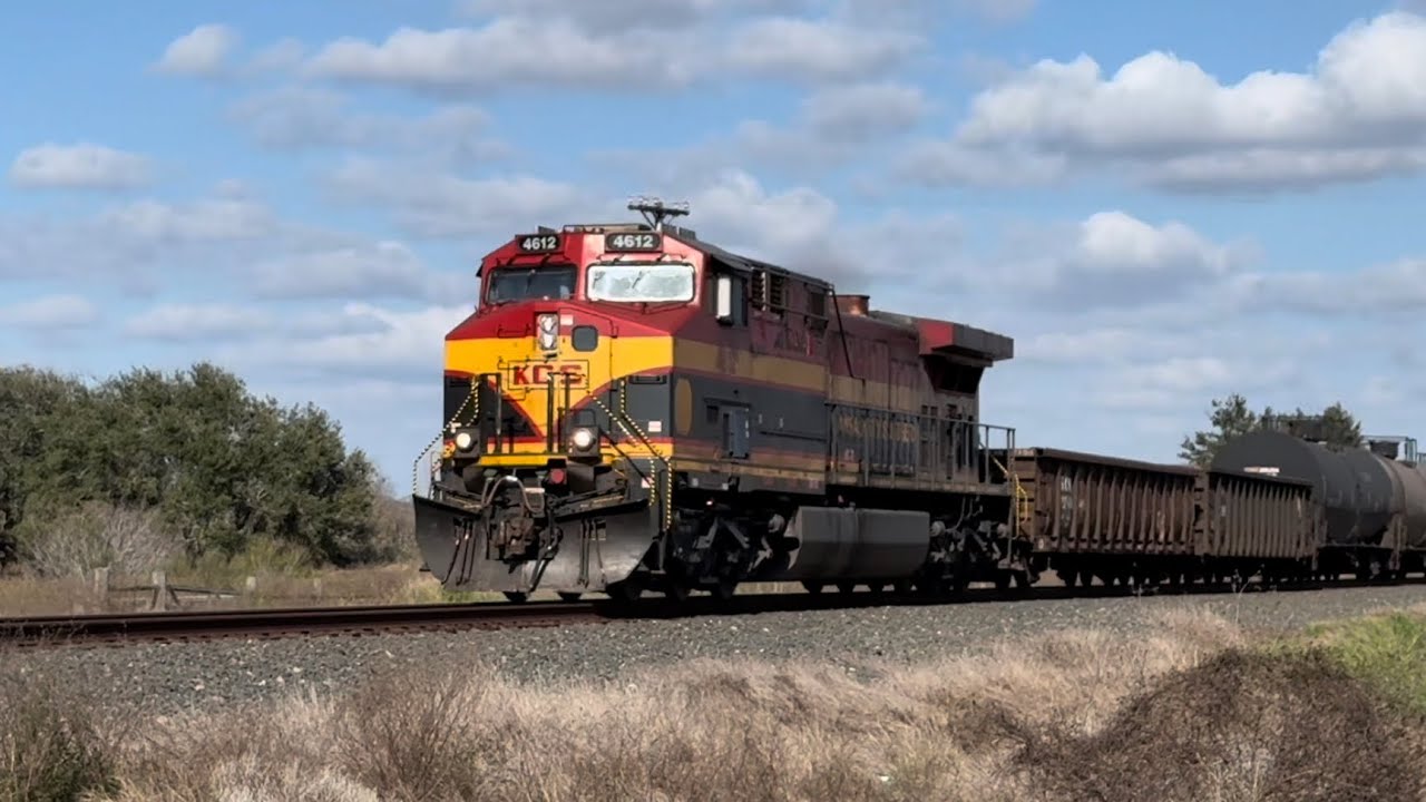 KCSM 4612 oil freight South | Refugio, TX | Vidaurri Road |