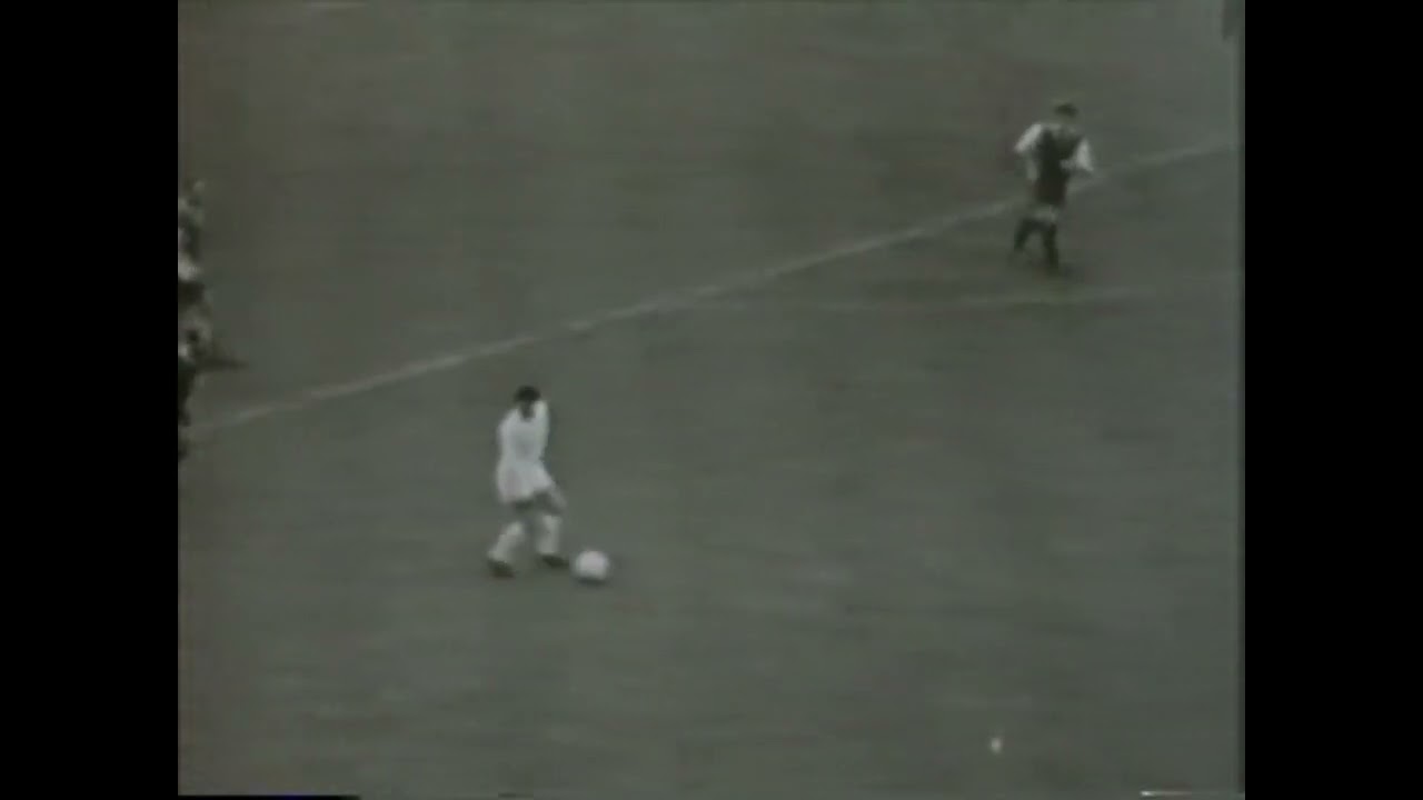 Di St&eacute;fano, Pusk&aacute;s, and Gento toying with Eintracht Frankfurt