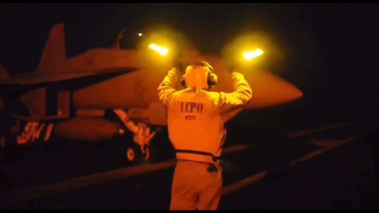 Aircraft assigned to Carrier Air Wing 17 finish out 2014 flight operations aboard USS Carl Vinson