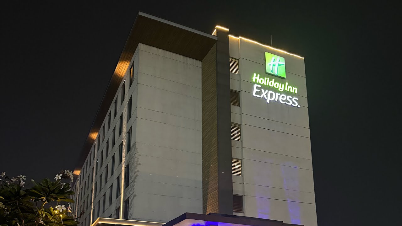 Holiday Inn Express Hotel Review ||One Night Quality time spend at Holiday Inn Express Hotel Kolkata