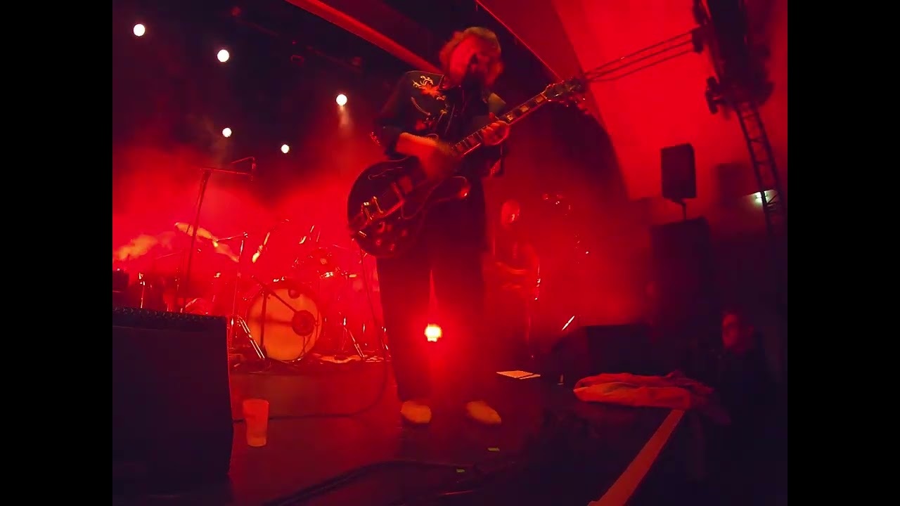 thee JOHNNY CASINO SYNDICAT - On your way on down - Live in Rennes France