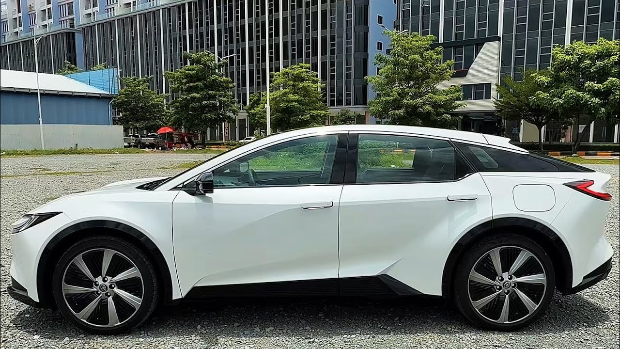 NEW TOYOTA BZ5X 2026! Review Interior and Exterior 