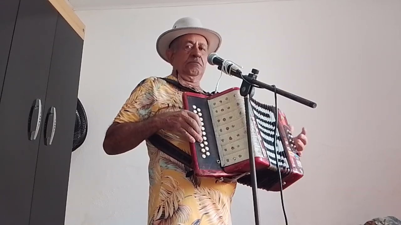 Nome da música eu só mesmo e forrozeiro  de Ed gar mão brava com Dudu dos 8 baixos