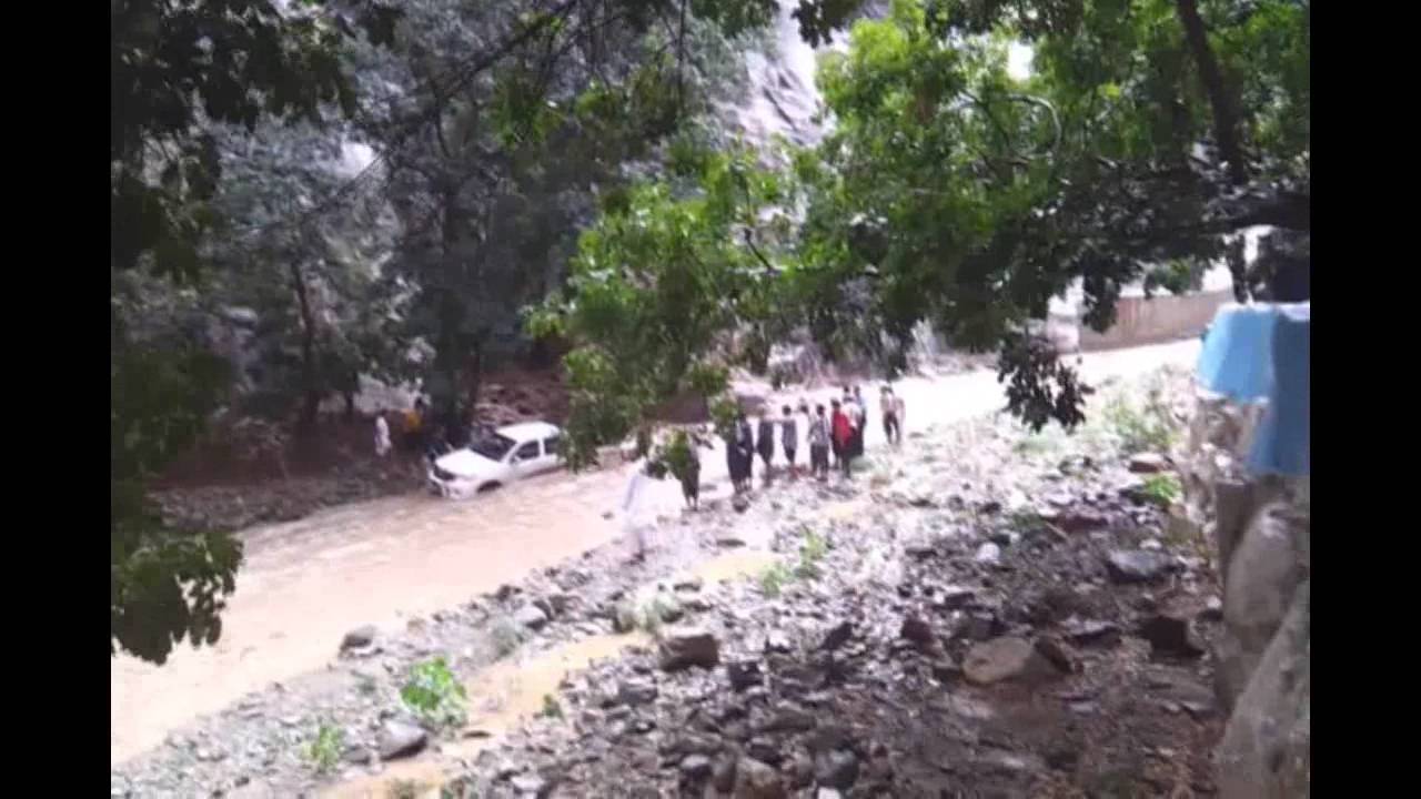 سيول,شلالات وادي لجب 1434/1/15هـ إحتجاز وإنقاذ وجرف /الجزء1