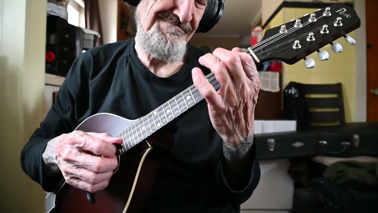 The Lonesome Moonlight Waltz ( Mandolin )