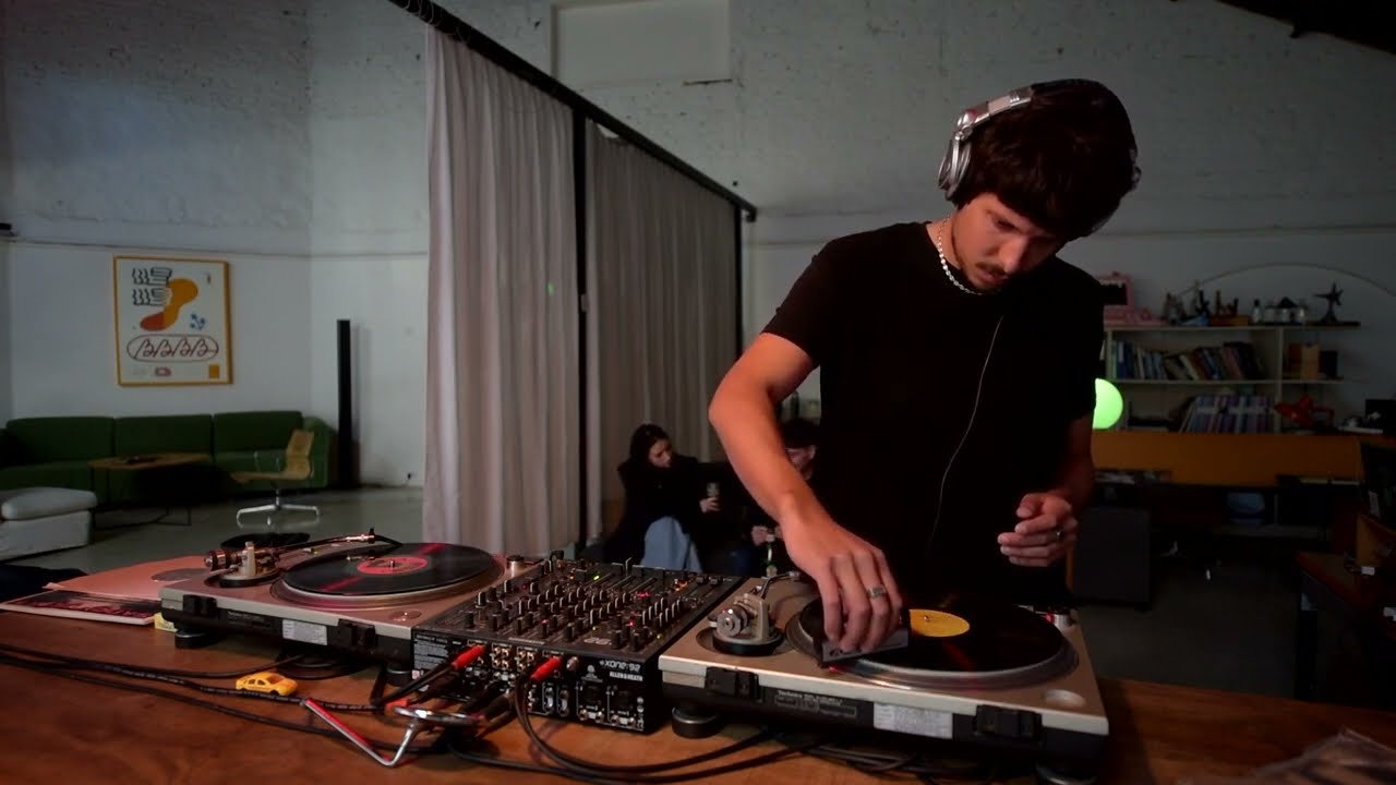 Surralism | Vinyl Selector | uno+uno Radio
