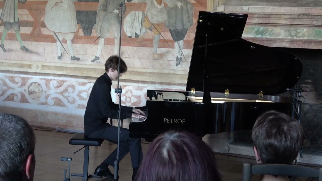 A.Skrjabin: Etuda cis moll, op.42, č.5. Denis Stefanov (15)