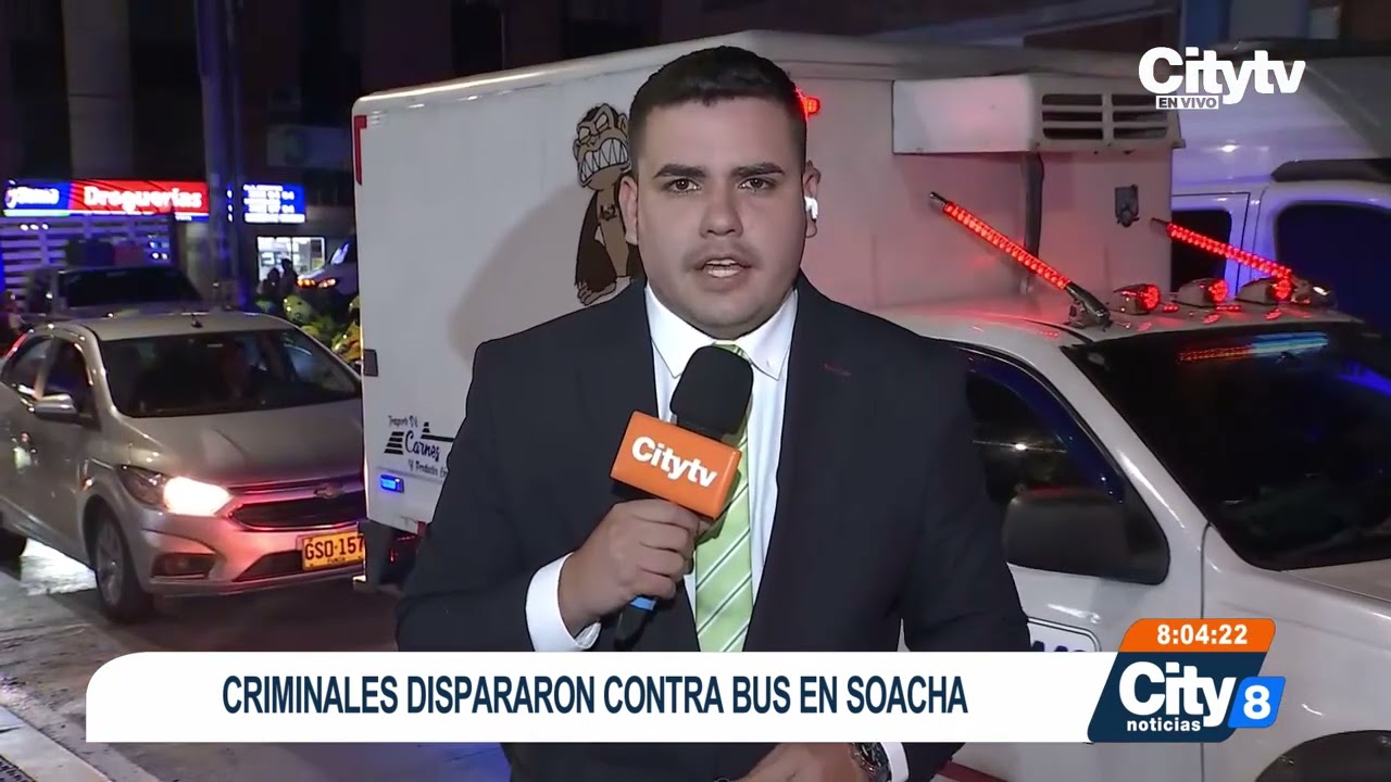 Criminales en motocicleta dispararon en repetidas ocasiones a un bus público en Soacha | CityTv