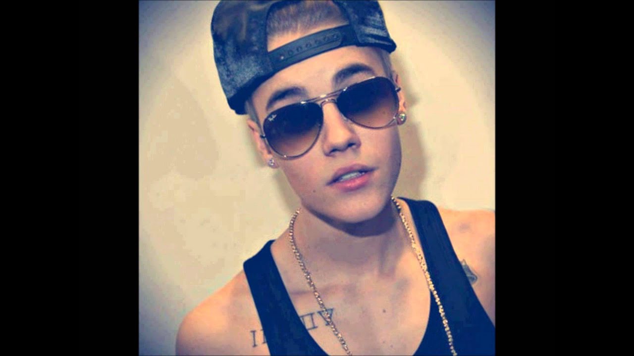 Justin Bieber - Wait A Minute (without Tyga) empty arena effect