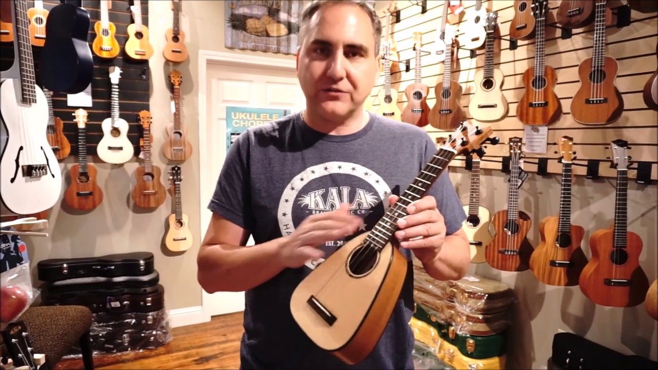 Romero Creations XS Tiny Spruce/Mhgy Soprano Ukulele Demo by UKE Republic