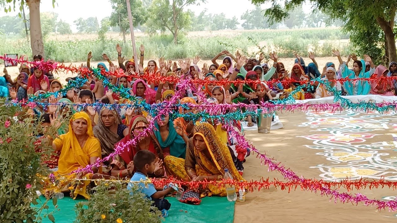 सरिता जी की आवाज में आल्हा तर्ज में  बहुत सुन्दर गायकी (गांव कुढार में)
