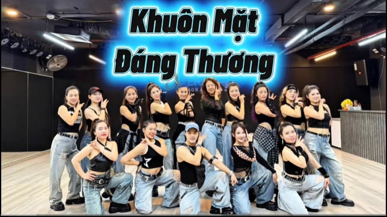REMIX Khuôn Mặt Đáng Thương  - Tiktok dance   Lamzbiboy  - Dancer: Cô Phương Thuỳ và Team Hotrend Cn