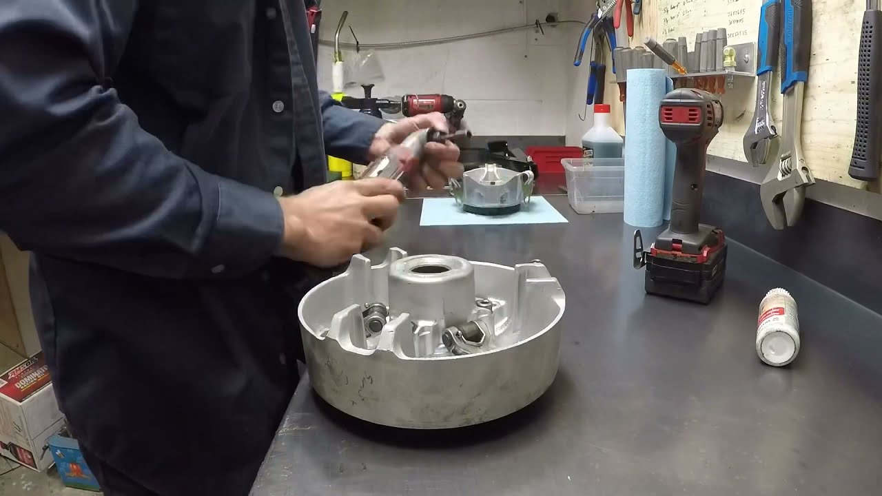 SKI-DOO clutch cleaning, nettoyage embrayages motoneige