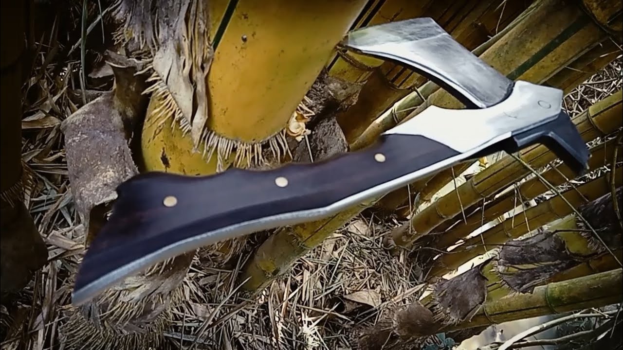membuat kapak SURVIVAL keren tanpa LAS dengan alat sederhana /forging tactical ax for camping
